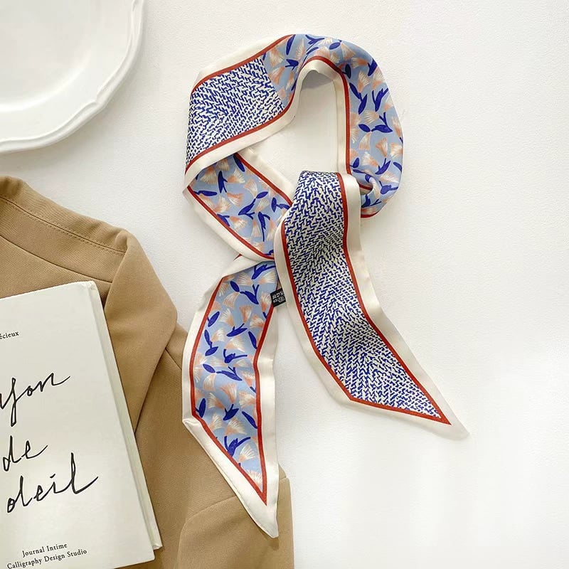 🧣 Women's Letters Print Tote Bag Silk Scarf – Perfect Match for Your Stylish Look!