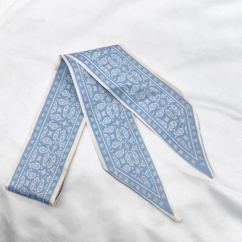 🧣 Women's Letters Print Tote Bag Silk Scarf – Perfect Match for Your Stylish Look!