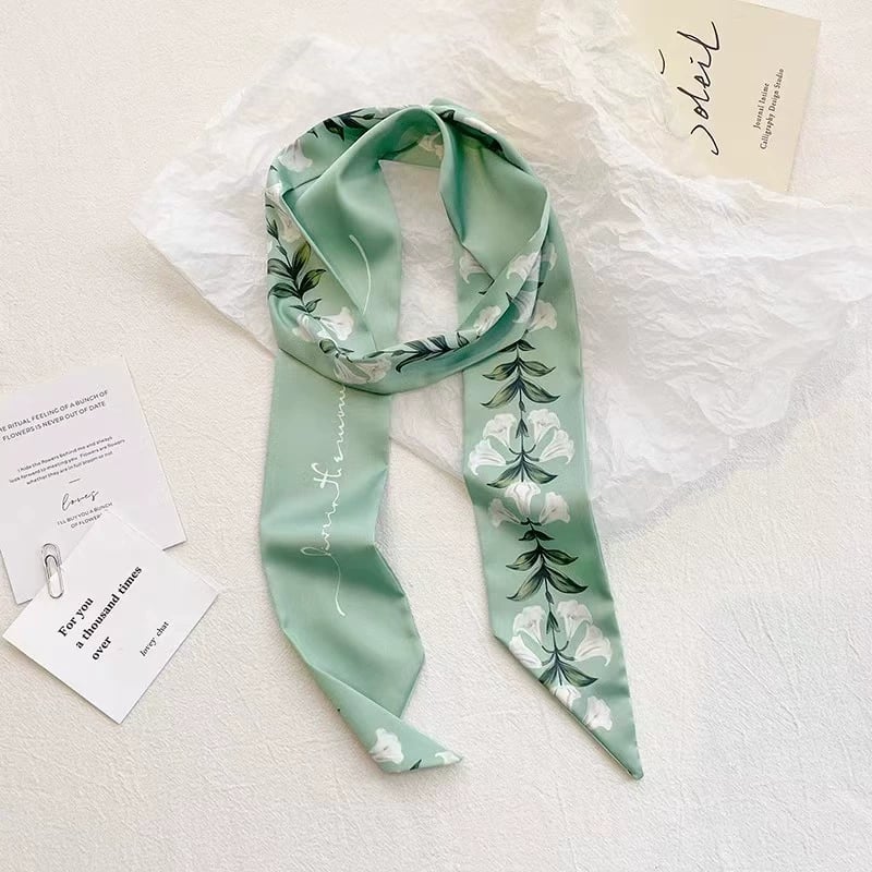 🧣 Women's Letters Print Tote Bag Silk Scarf – Perfect Match for Your Stylish Look!