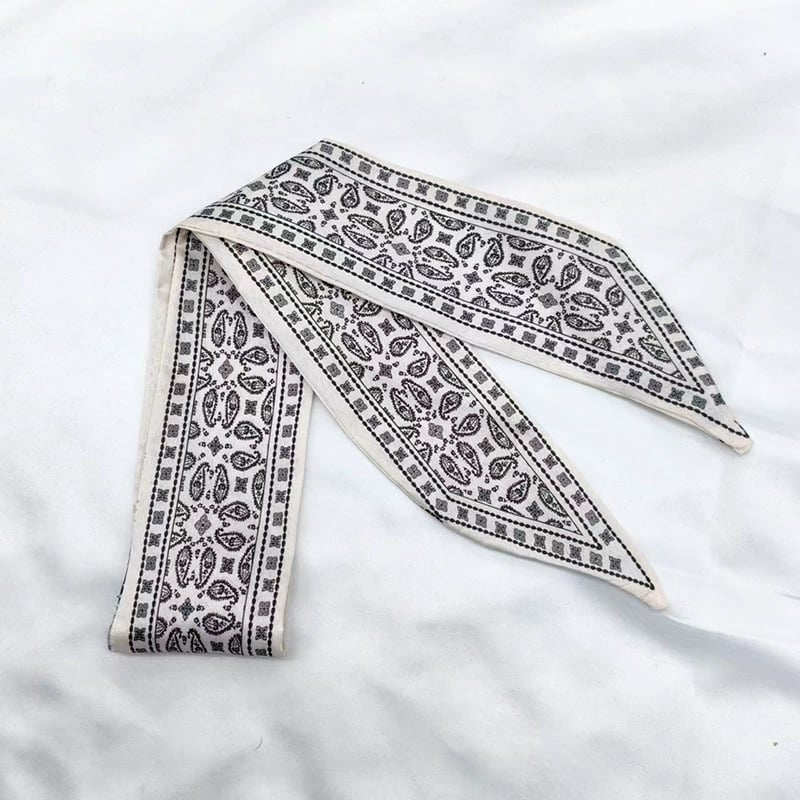 🧣 Women's Letters Print Tote Bag Silk Scarf – Perfect Match for Your Stylish Look!