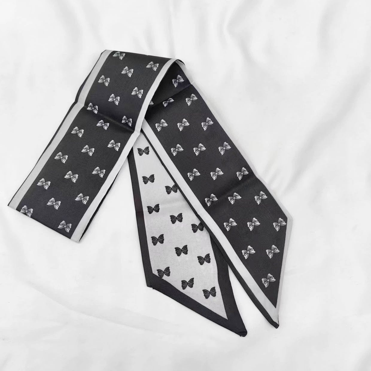 🧣 Women's Letters Print Tote Bag Silk Scarf – Perfect Match for Your Stylish Look!